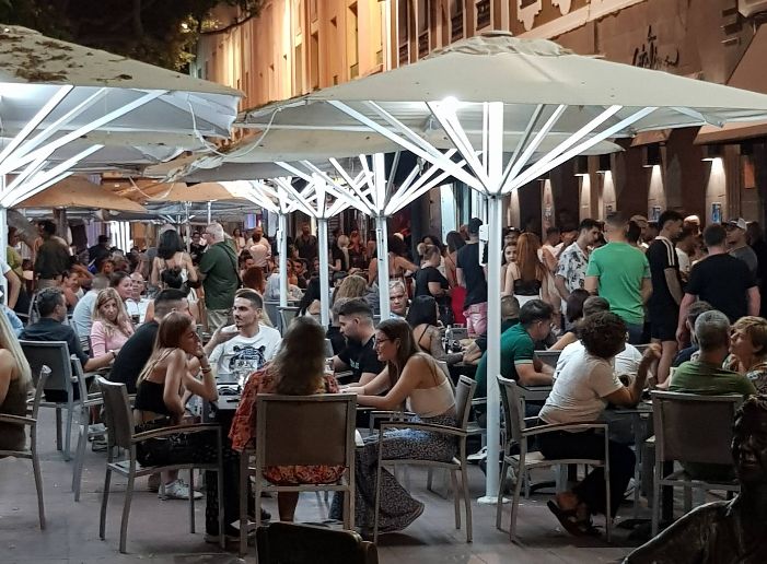Lively bars in Las Palmas, La Catalina